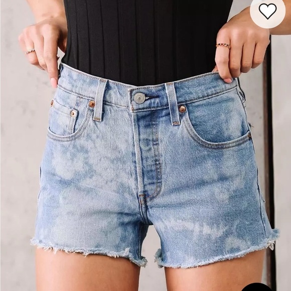 Levi’s 501 Women’s Shorts Sz 27 Denim Jean High Rise 99% Cotton Blue Bleached - Picture 1 of 6